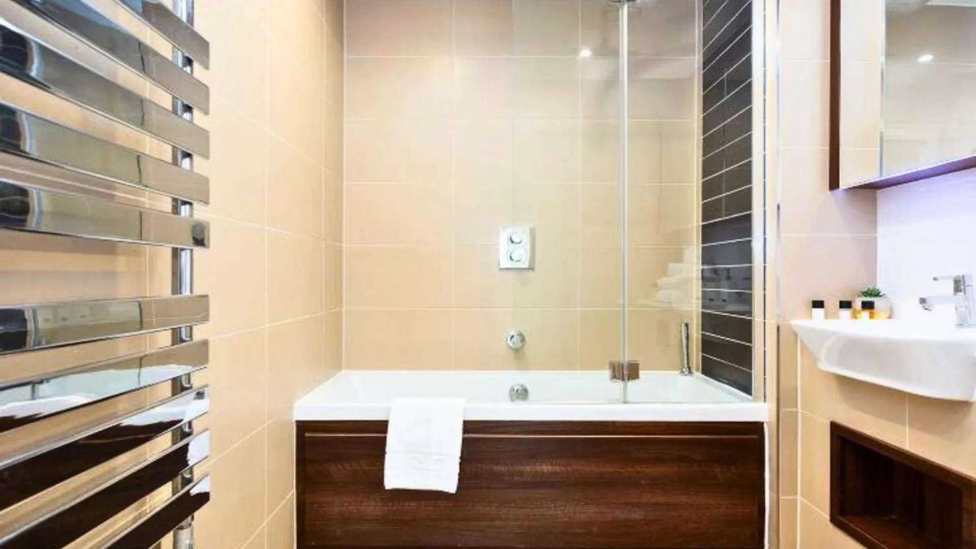 Tower Bridge - Balcony - Ac - Heated Floor - Fast Wifi - Luxurylondonstays United Kingdom