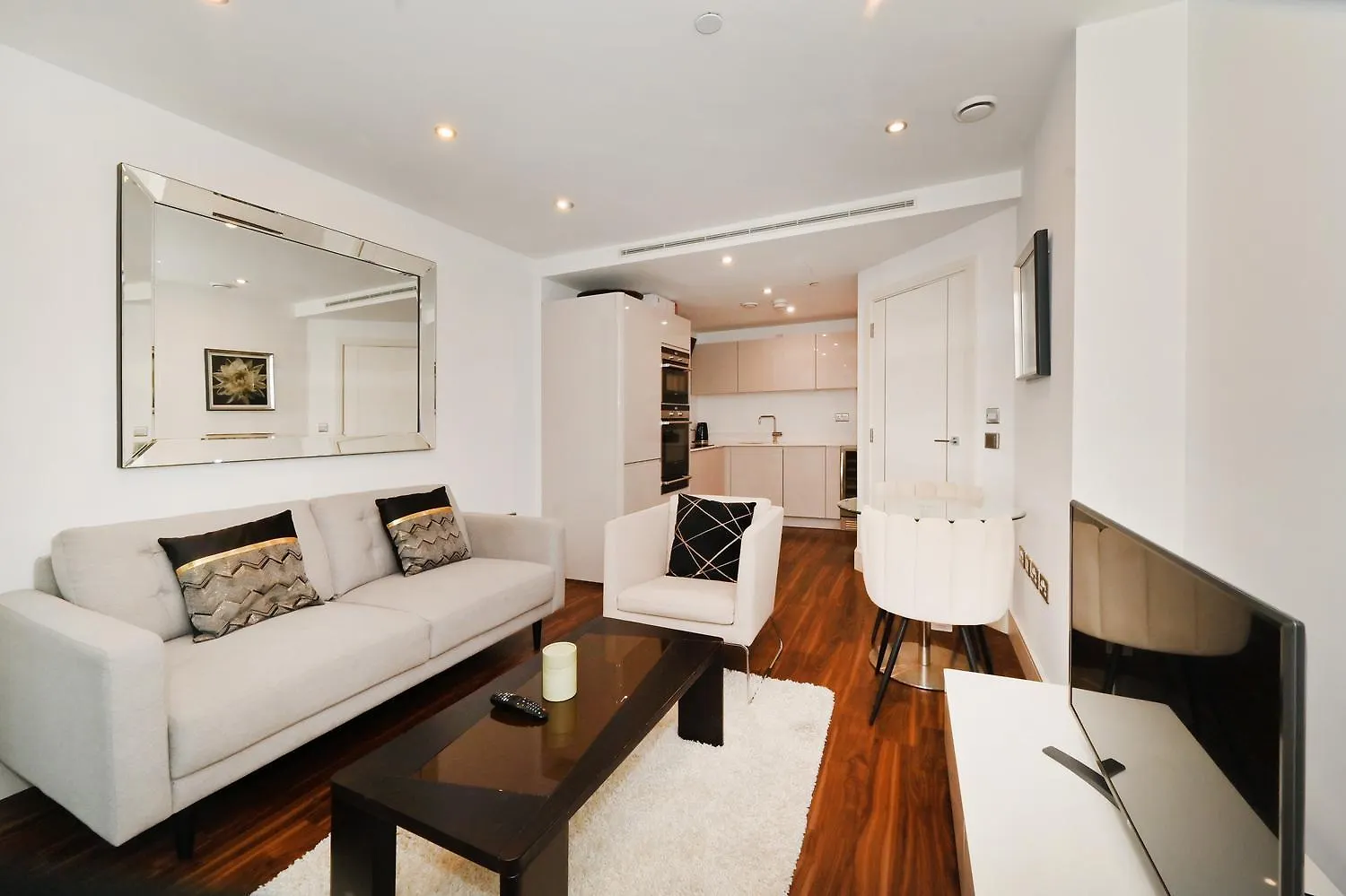 Tower Bridge - Balcony - Ac - Heated Floor - Fast Wifi - Luxurylondonstays